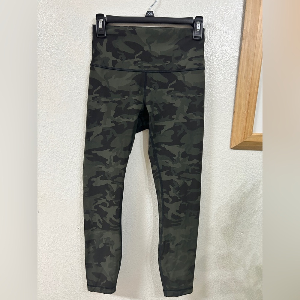 Lululemon Align leggings size 6 women Green Camouflage high Waisted.